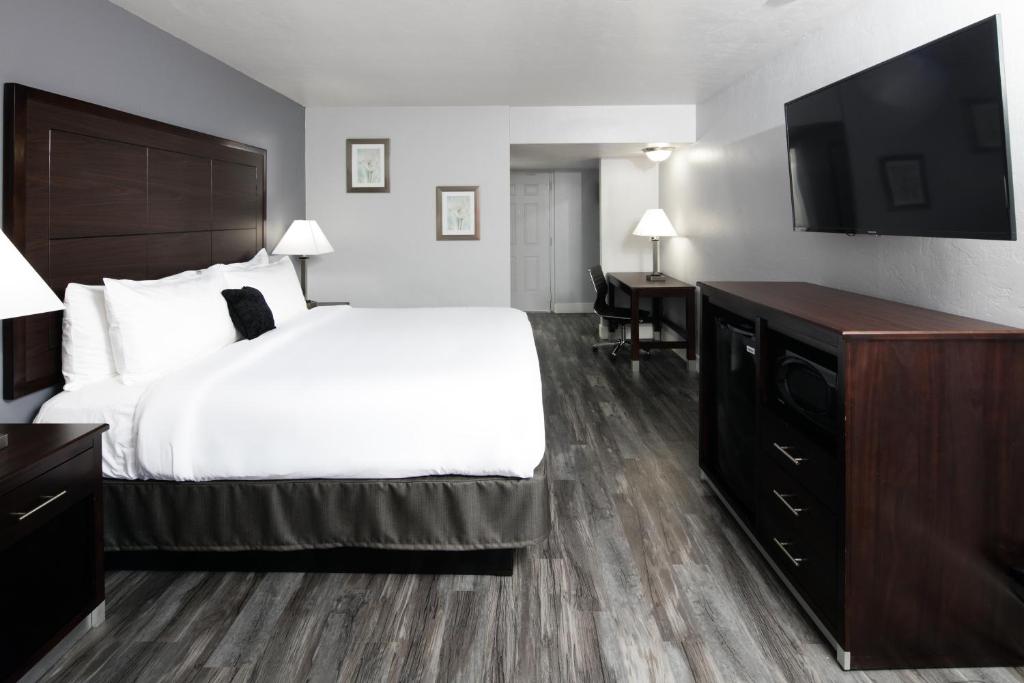 Red Lion Inn & Suites Tucson Downtown - Suite King