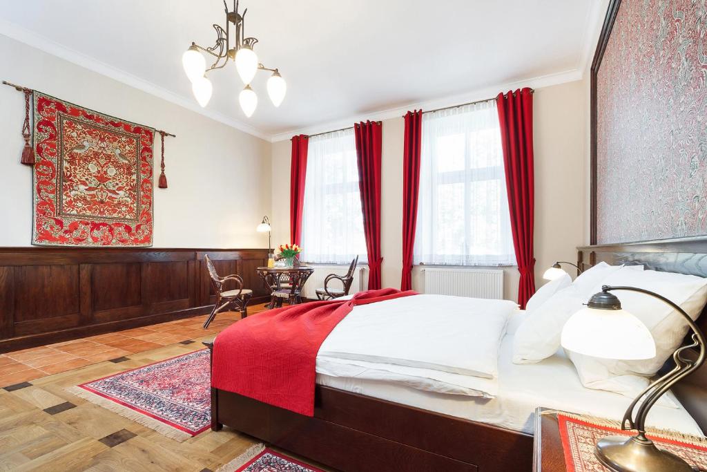 Elegant Apartments - Deluxe Two-Bedroom Apartment