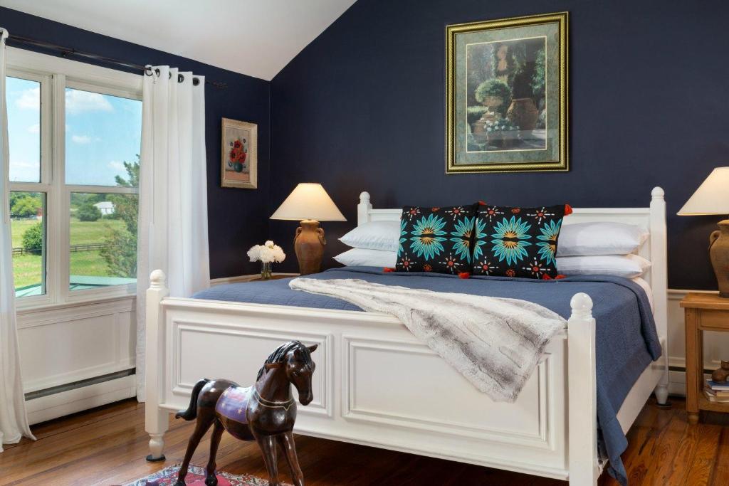 L'Auberge Provencale Inn & Restaurant - King Suite (Matisse)