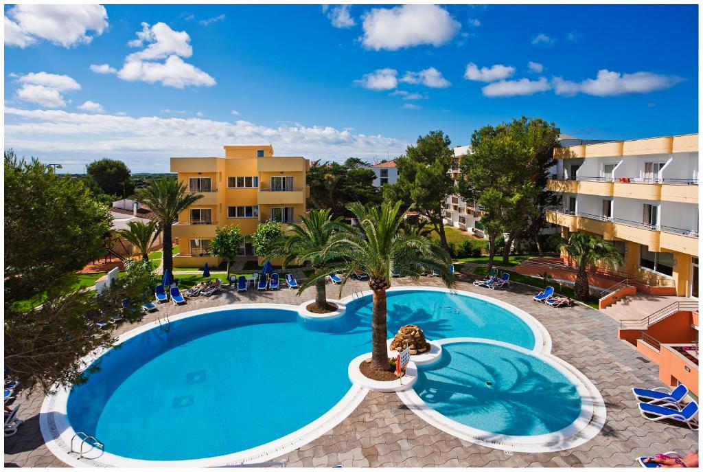 The swimming pool at or close to Sagitario Playa
