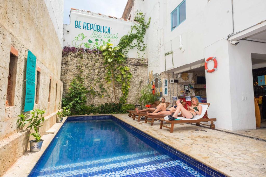 Bazén v ubytování República Hostel Cartagena nebo v jeho okolí