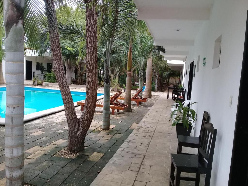 Bazén v ubytování Hotel 41 Valladolid nebo v jeho okolí