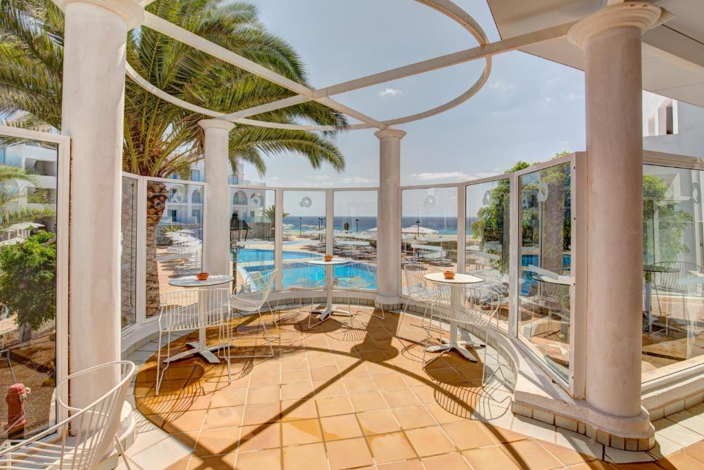 Bazén v ubytování SBH Maxorata Resort nebo v jeho okolí