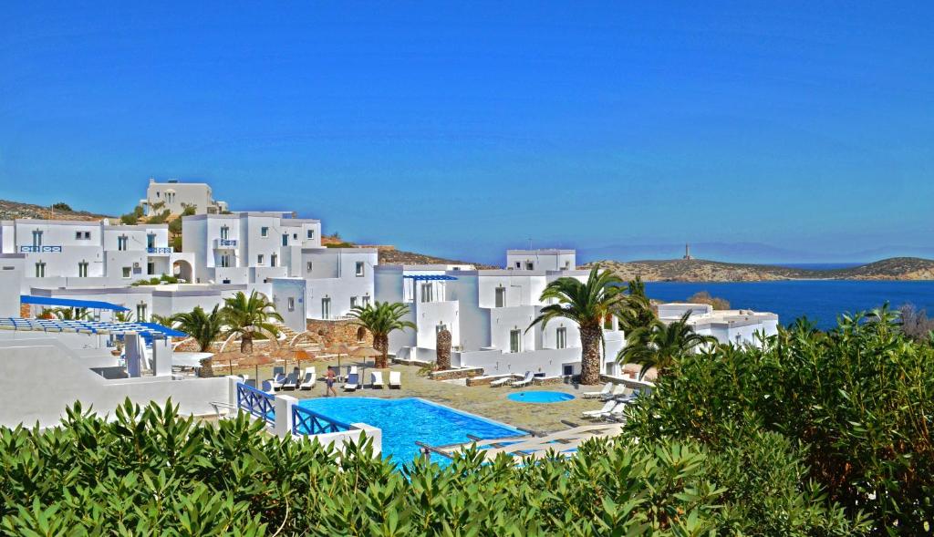Faros Resort 