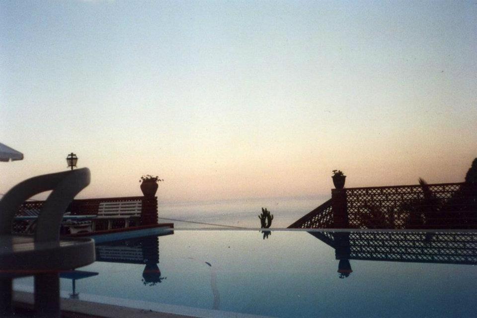 Bazén v ubytování Luxury Suite terrazze e vista mare nebo v jeho okolí