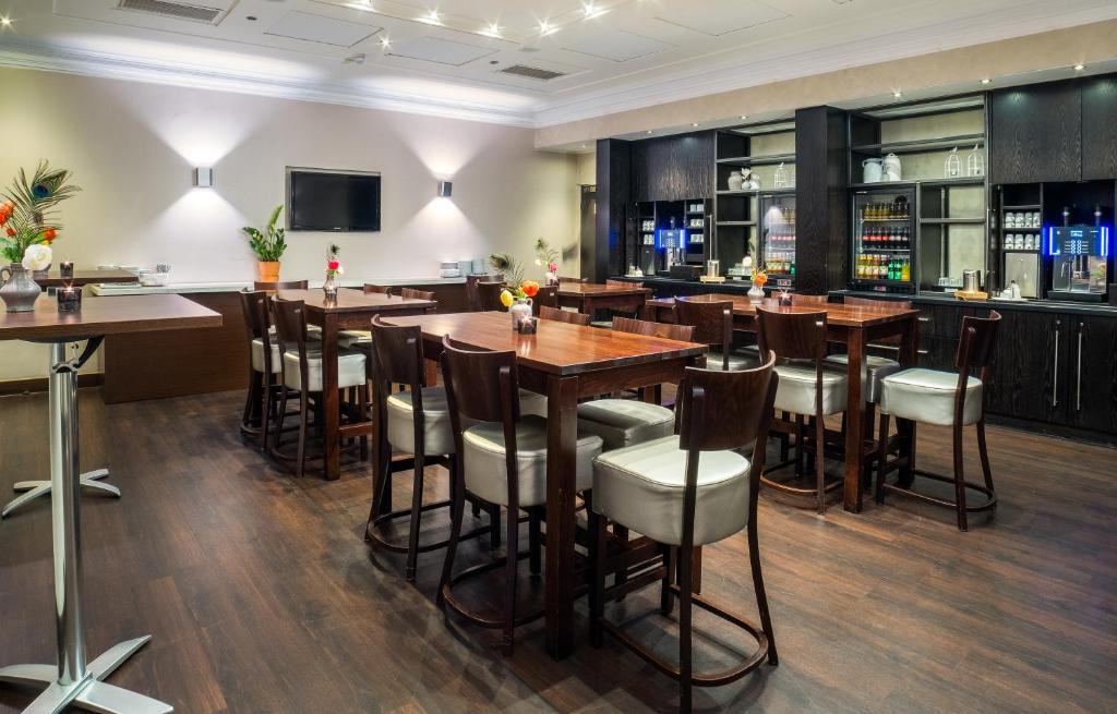 Restaurace v ubytování Van der Valk Hotel Hildesheim