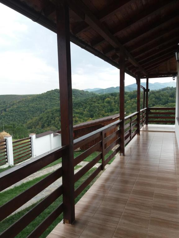 Balkón nebo terasa v ubytování Vila Aloman