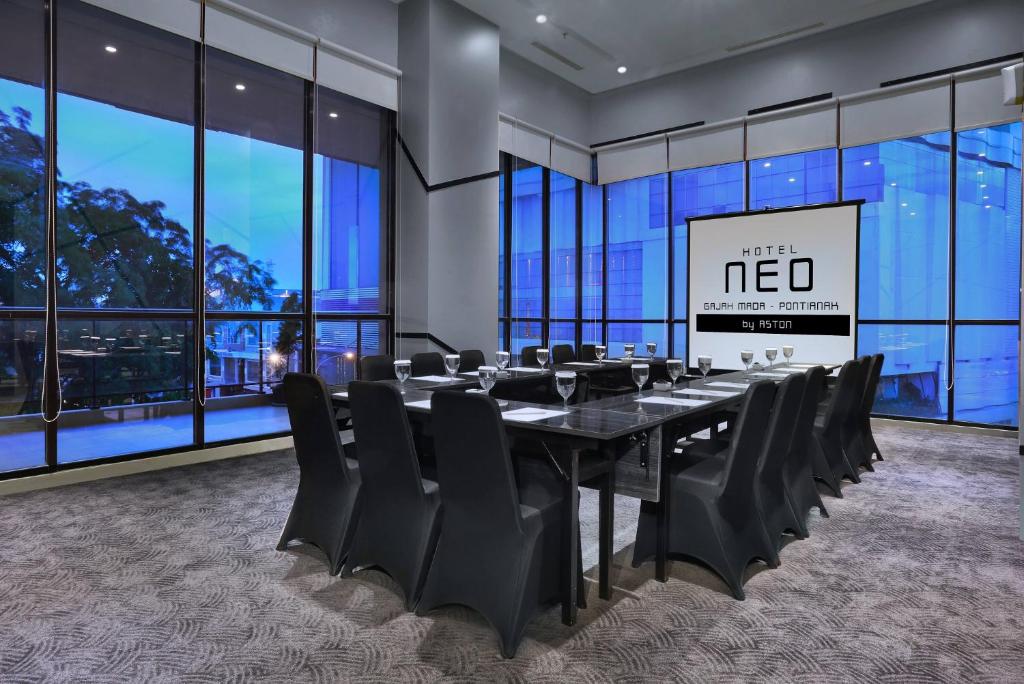 Konferenční prostory v ubytování Hotel Neo Gajah Mada Pontianak by ASTON