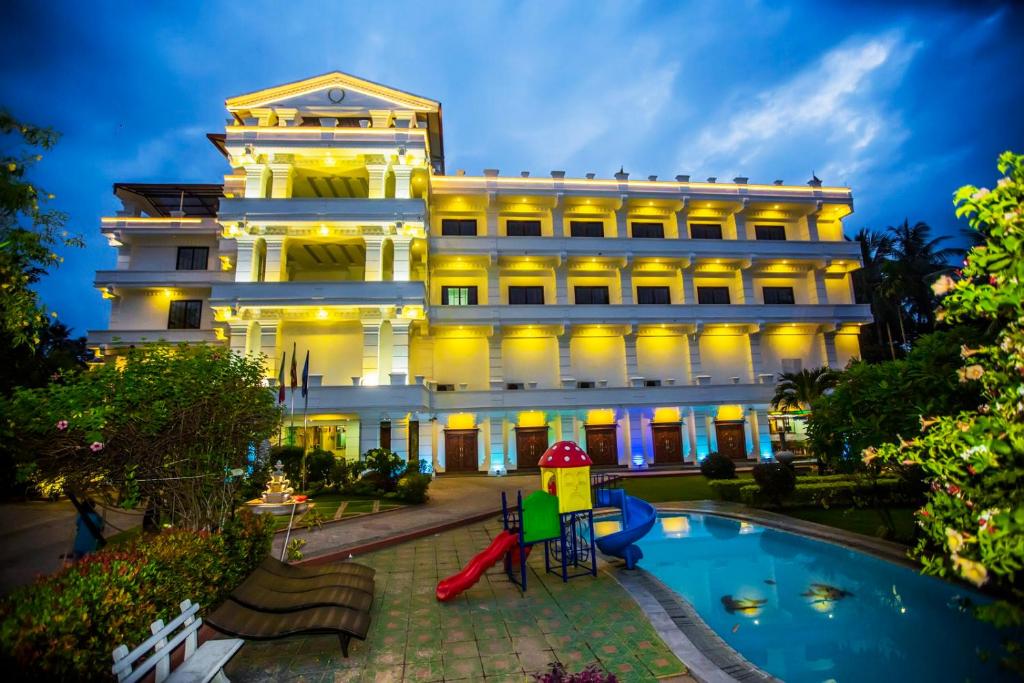 Bazén v ubytování Euro Star Hotel nebo v jeho okolí