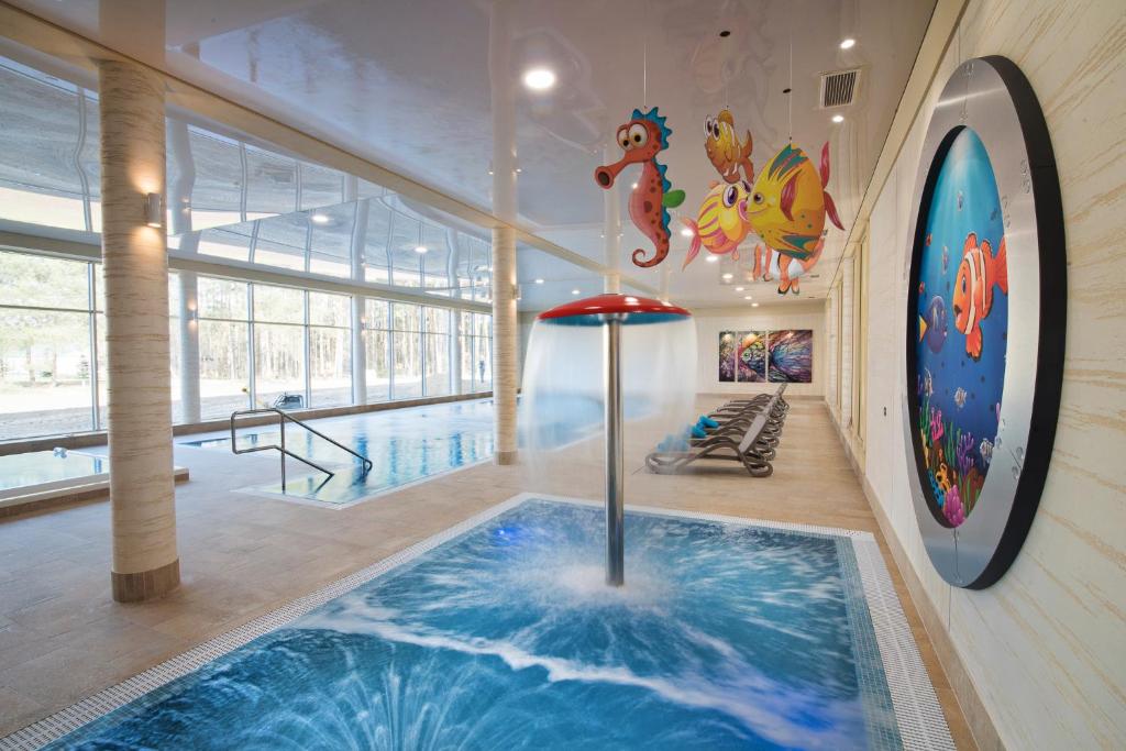 Bazén v ubytování Hotel Kawallo nebo v jeho okolí