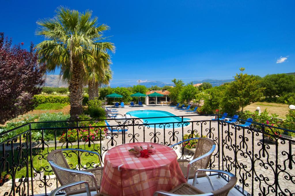 Nikos Studios and Apartments - 12