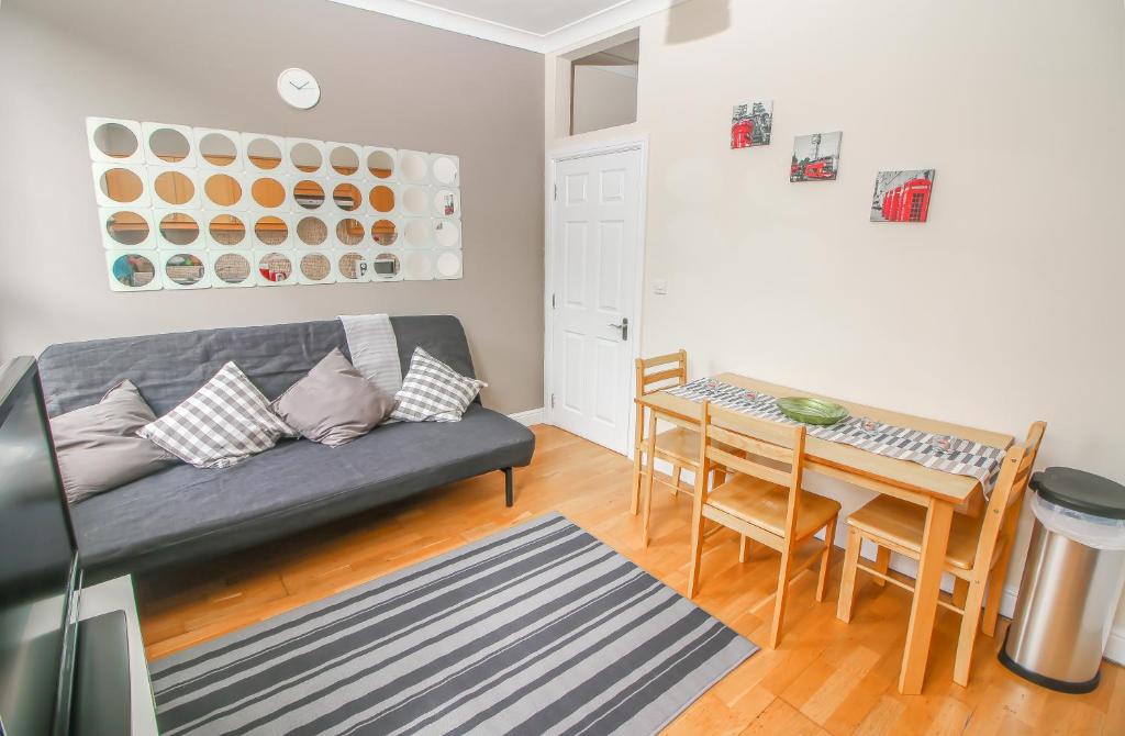 City view flat @ Liverpool st. - Two-Bedroom Apartment