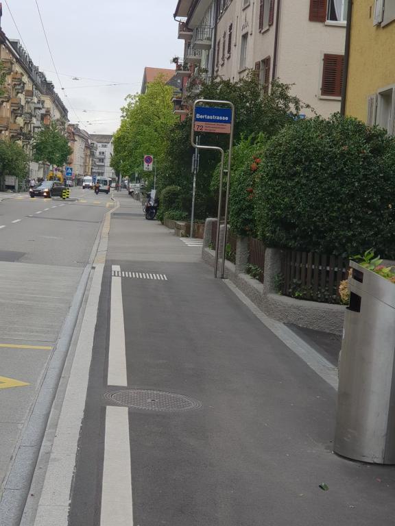 Il quartiere o una zona nella vicinanze della stanza in casa privata