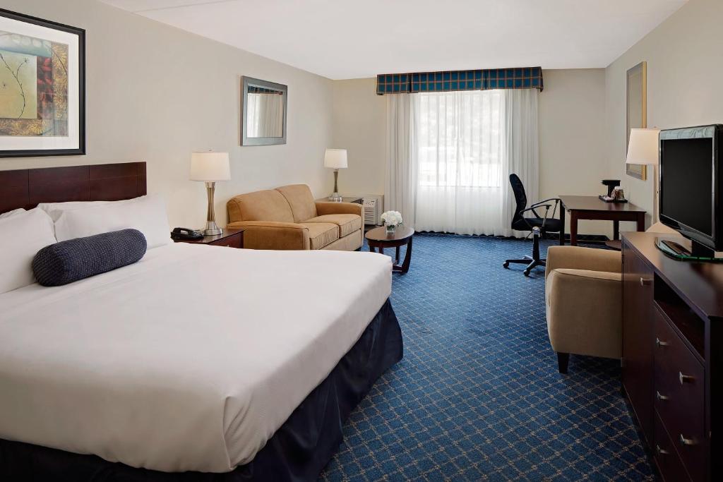 Boxboro Regency - 