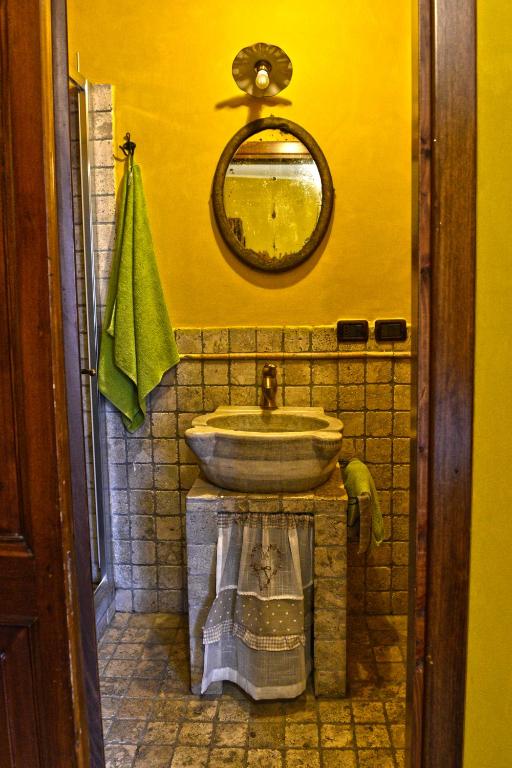 A bathroom at Il Palazzetto B&B