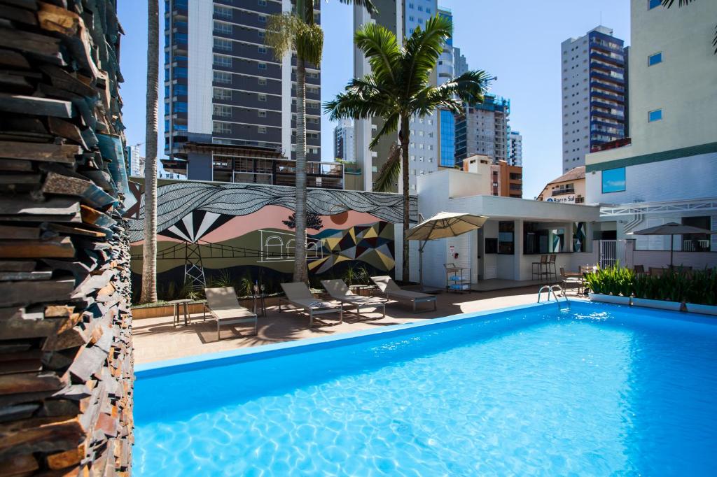  Santa Inn Hotel