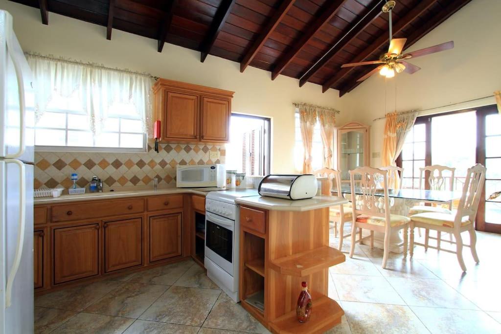 Sungold House Barbados - 三居室房屋