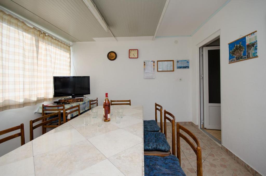 TV a/nebo společenská místnost v ubytování Apartment Stojna