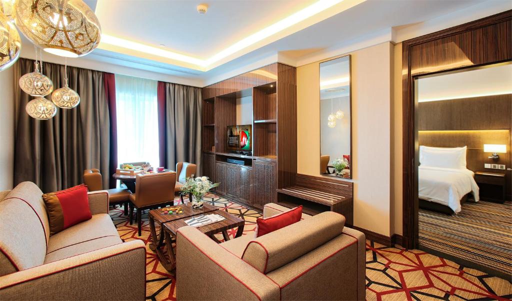 Khu vực ghế ngồi tại Dusit D2 Kenz Hotel Dubai