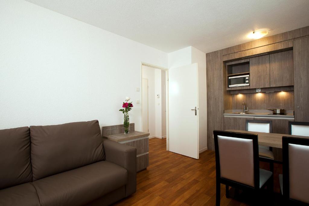 Séjours & Affaires Reims Clairmarais - Resim 17