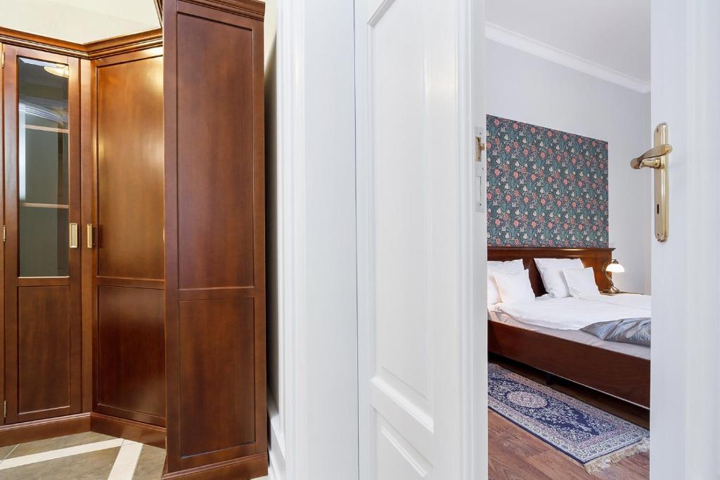 Elegant Apartments - 9