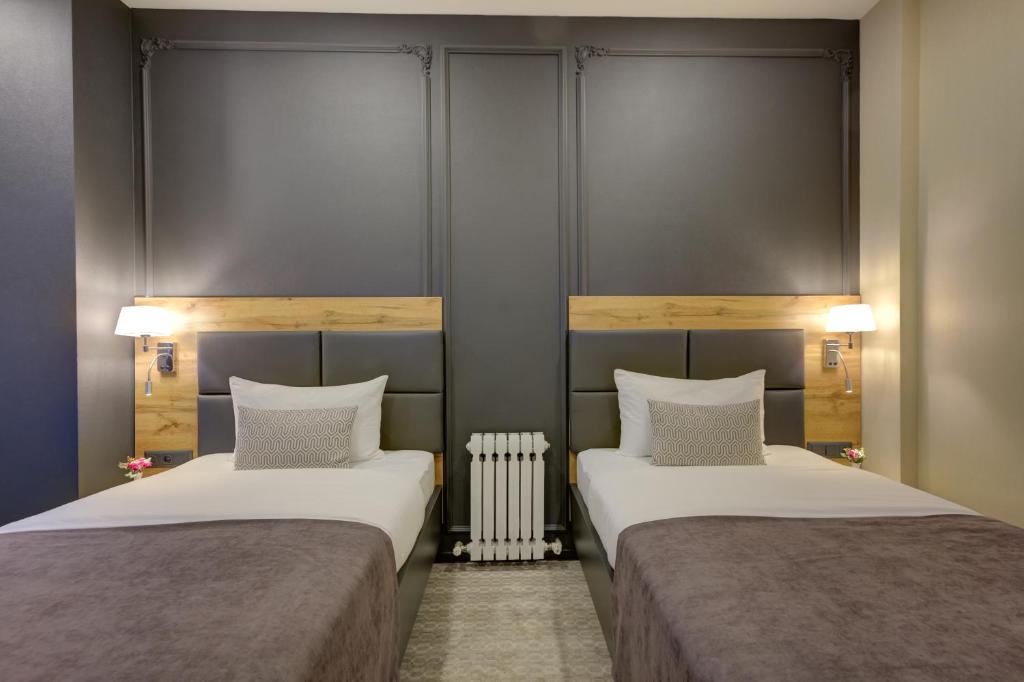 Aurum hotel - Superior Twin Room With City View