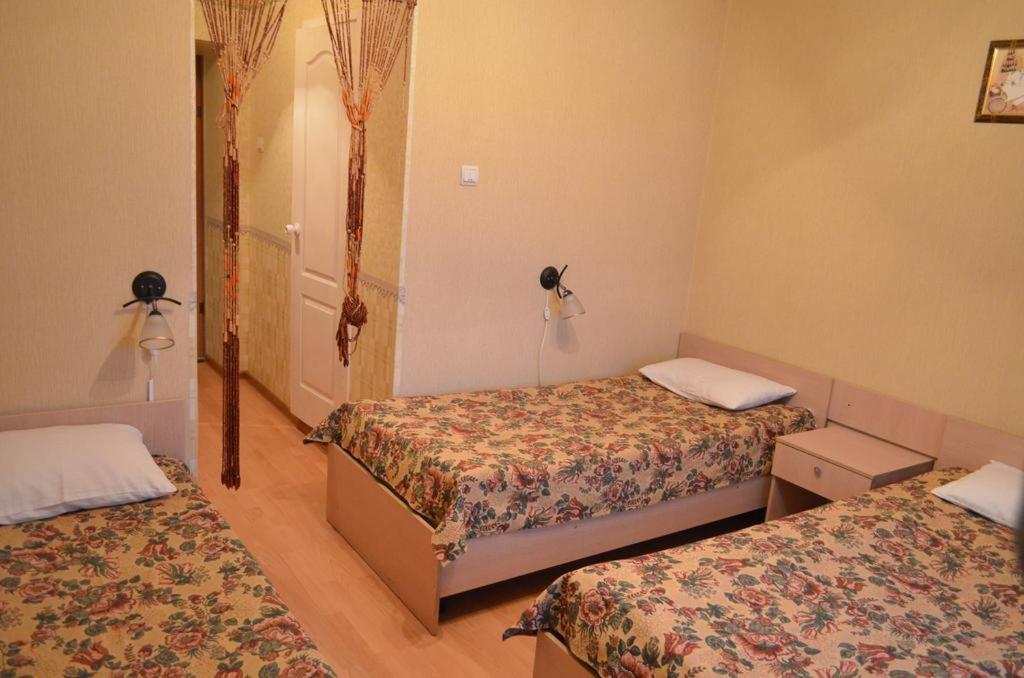 Kovcheg Econom Hotel - Triple Room With Shower