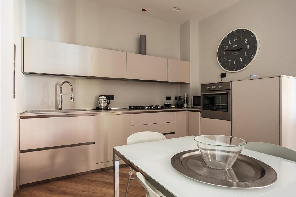 Kuchnia lub aneks kuchenny w obiekcie Residence Rizzoli-Suites Apartments