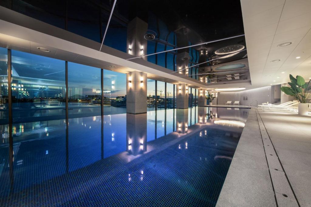 Hotel Marinabay Seoul - Premier Familiekamer Met 2 Aparte Bedden + Zwembad