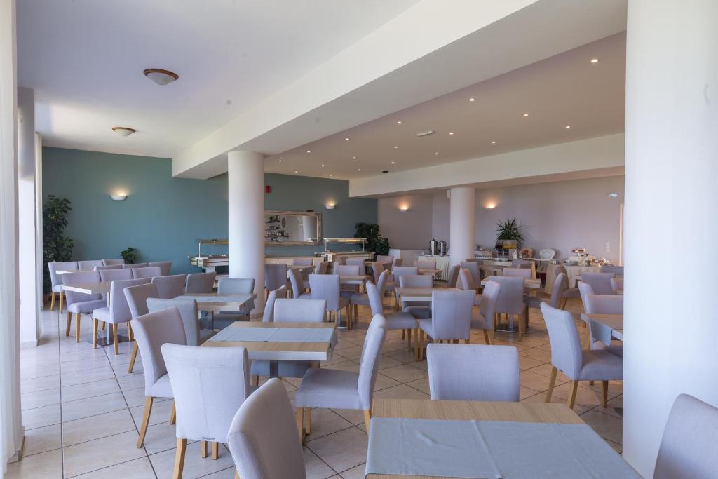 Posezení v ubytování Niforeika Beach Hotel