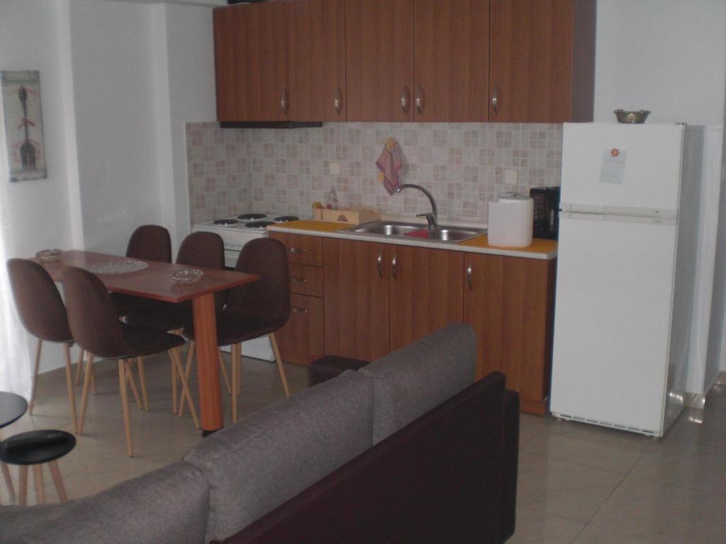 ΔΙΑΜΕΡΙΣΜΑ ΣΤΟ ΛΙΤΟΧΩΡΟ ΜΕ ΕΚΠΛΗΚΤΙΚΗ ΘΕΑ - 16