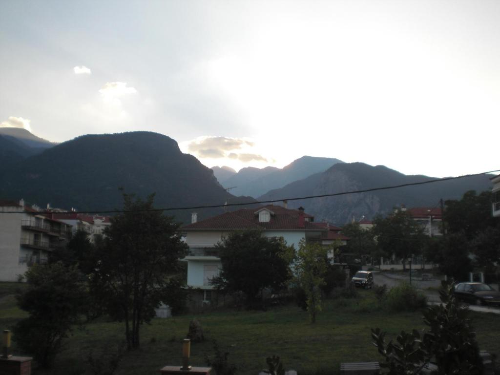 ΔΙΑΜΕΡΙΣΜΑ ΣΤΟ ΛΙΤΟΧΩΡΟ ΜΕ ΕΚΠΛΗΚΤΙΚΗ ΘΕΑ - 2