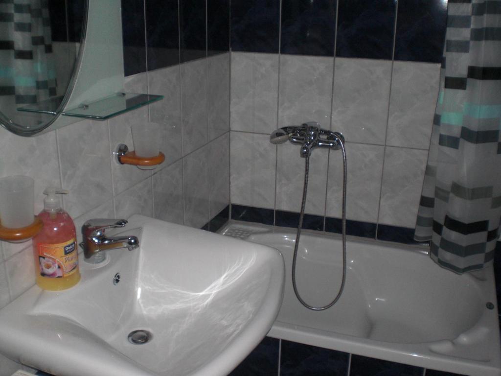 ΔΙΑΜΕΡΙΣΜΑ ΣΤΟ ΛΙΤΟΧΩΡΟ ΜΕ ΕΚΠΛΗΚΤΙΚΗ ΘΕΑ - 9