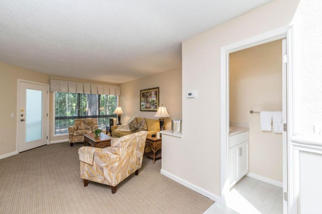 Coral Reef Resort - 
