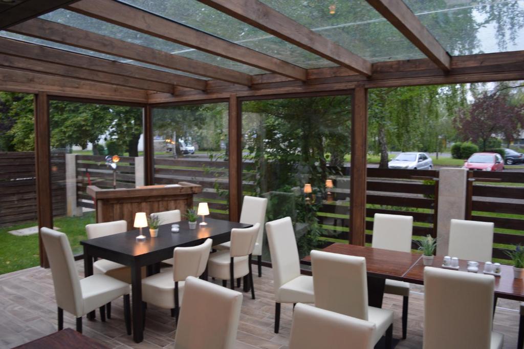 Restaurace v ubytování Silver Garden