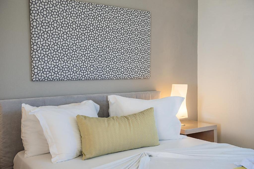 Kavos Hotel & Suites - 18