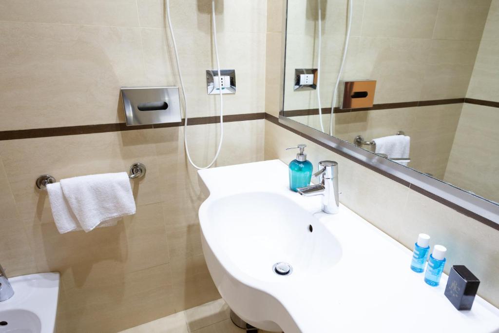 Cervara Park Hotel - Resim 12