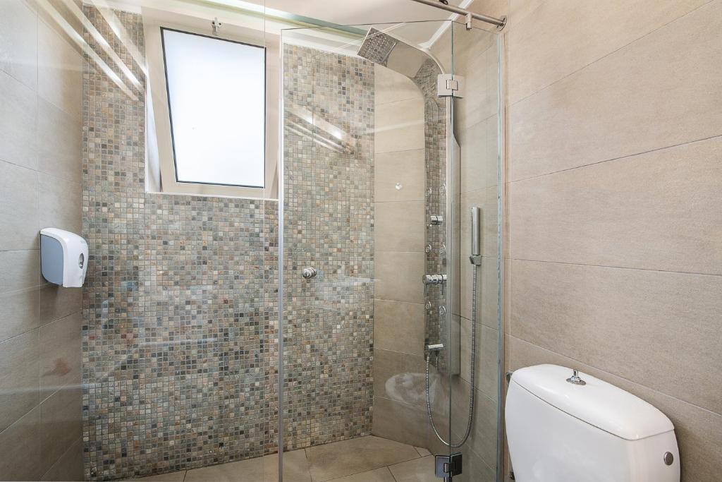 Kavos Hotel & Suites - 8