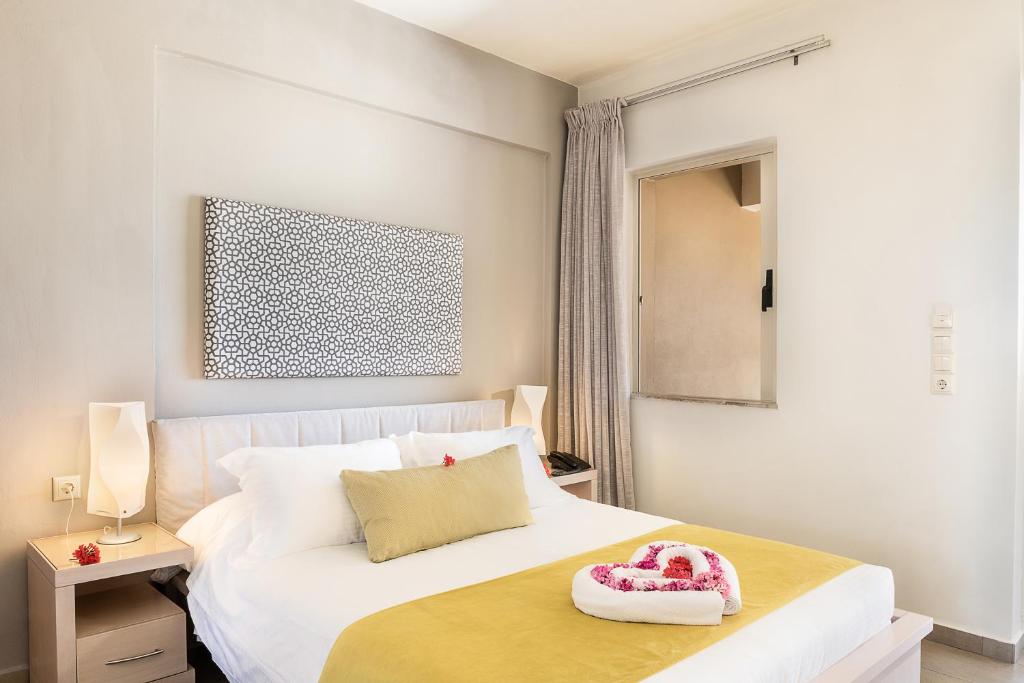 Kavos Hotel & Suites - 14