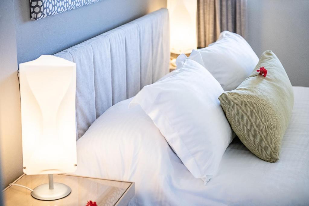 Kavos Hotel & Suites - 11