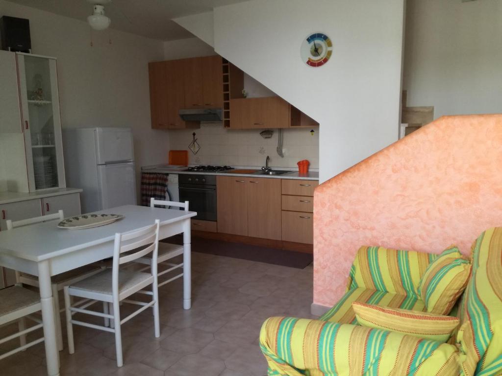 Kuchyň nebo kuchyňský kout v ubytování Casa Gialla