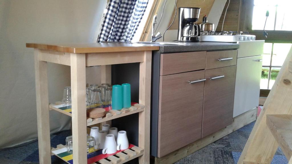 Kuchyň nebo kuchyňský kout v ubytování Boerderij Halfweg