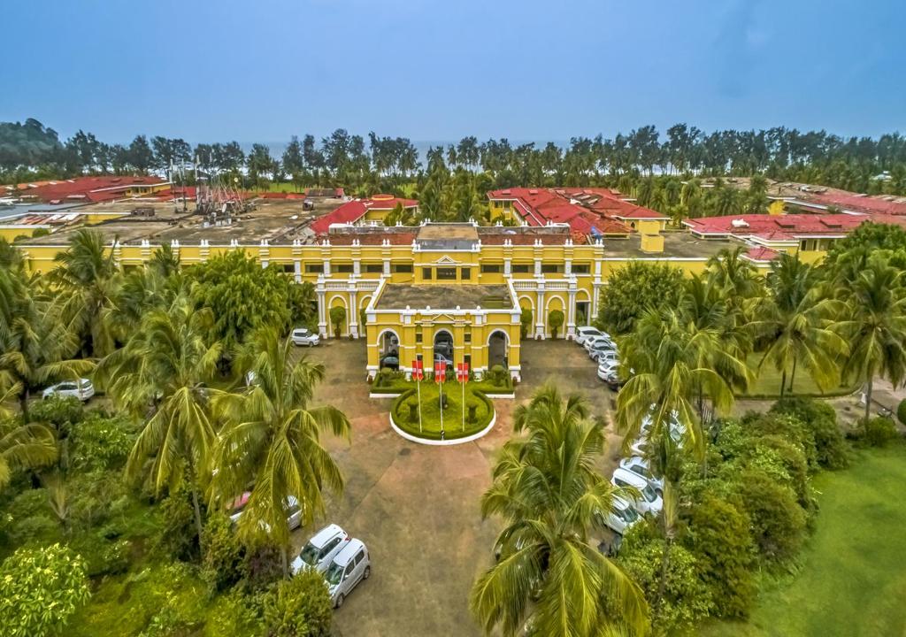 Letecký snímek ubytování The LaLiT Golf & Spa Resort Goa