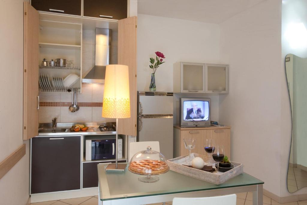 A kitchen or kitchenette at Residence Il Tulipano