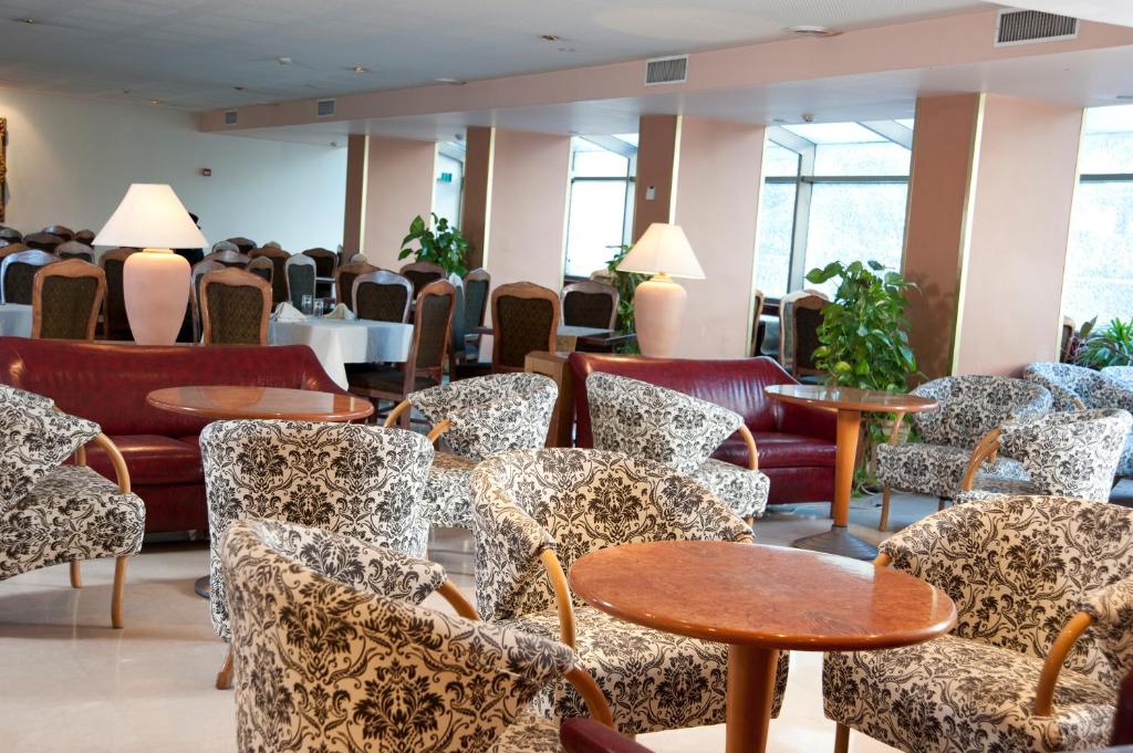 Un lugar para sentarse en Jerusalem Gold Hotel