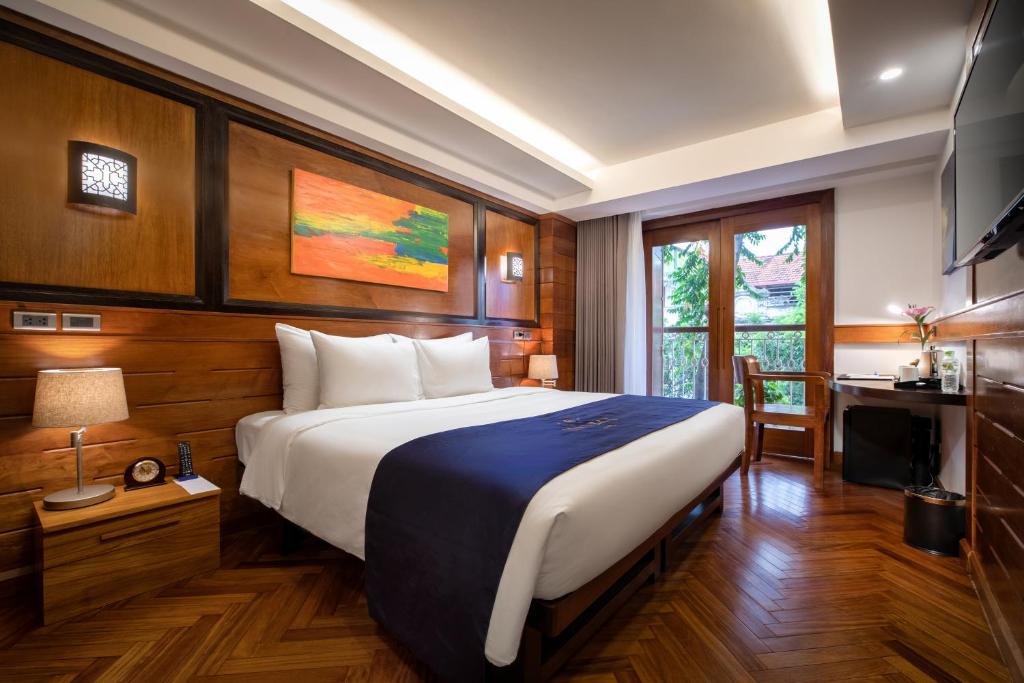 TV a/nebo společenská místnost v ubytování Hai Bay Hotel & Restaurant