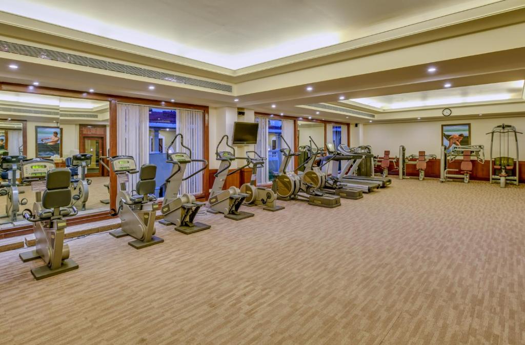 Fitness centrum a/nebo fitness zařízení v ubytování The LaLiT Golf & Spa Resort Goa