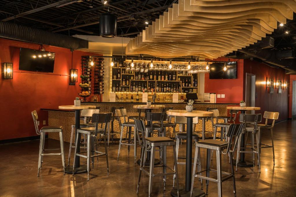 Ramada by Wyndham Austin South photo