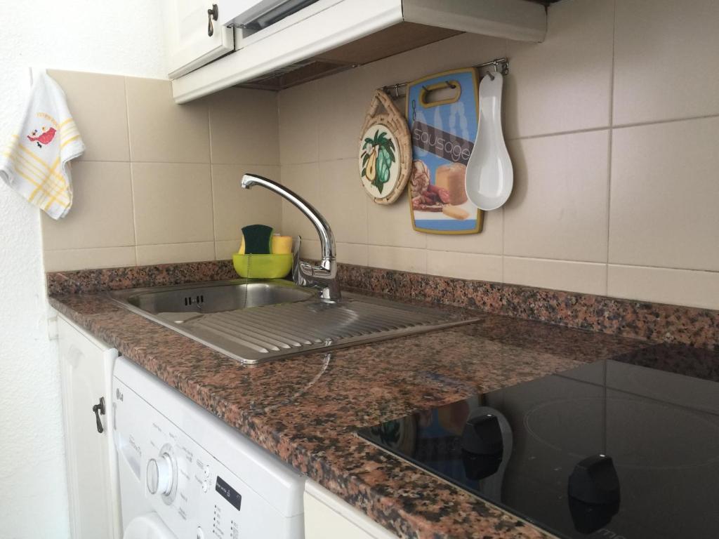 A kitchen or kitchenette at Apartment El Barco - Las Casas de Aron