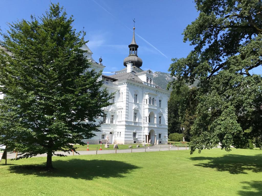 Aed väljaspool majutusasutust Studio Lofer mit Garten und Schwimmbad